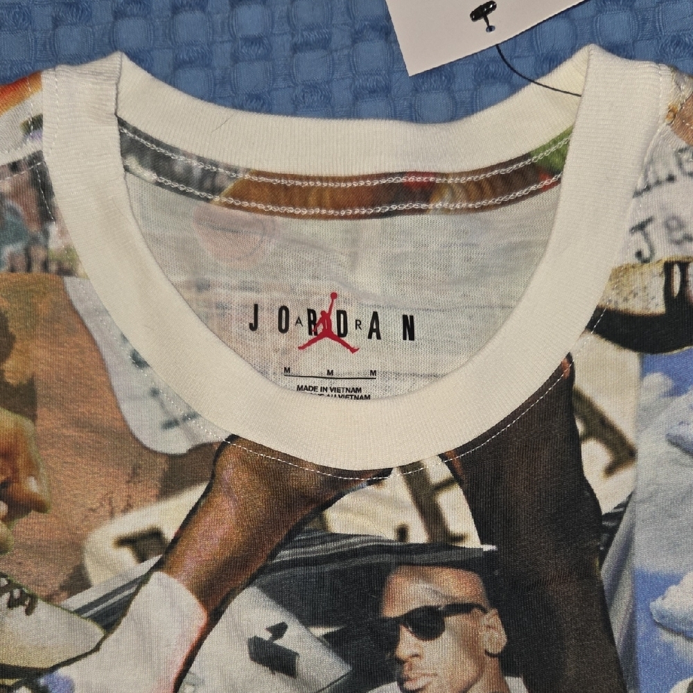 Air Jordan Essential Shirt Men Size Medium New With Tags - Picture 3 of 3